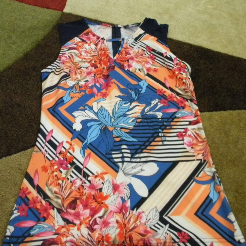 VENUS Multi Colored Sleeveless Top XS